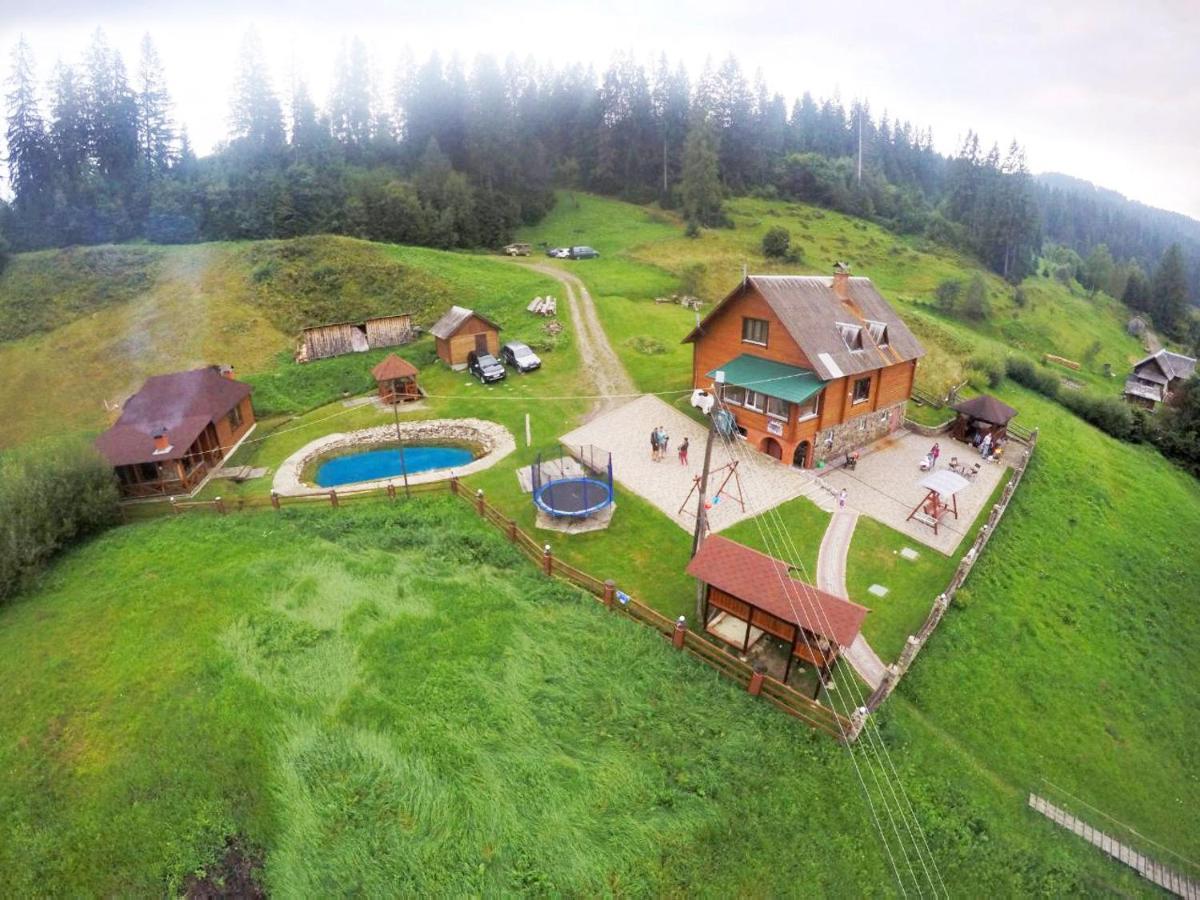 Hotel Lisoviy Zatyshok, Z Vidkrutum Litnim Baseynom Slavske Exterior foto