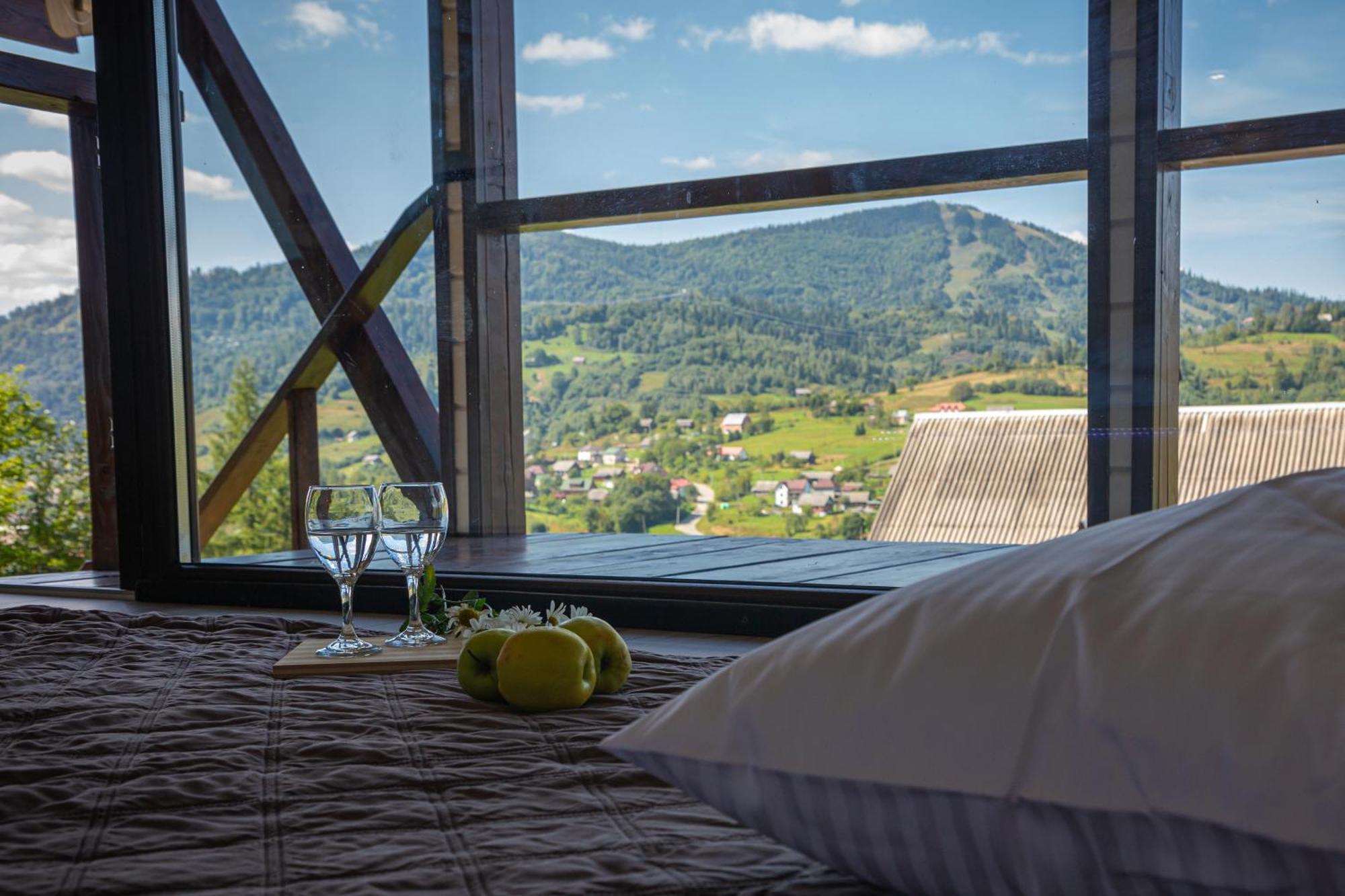 Hotel Lisoviy Zatyshok, Z Vidkrutum Litnim Baseynom Slavske Exterior foto