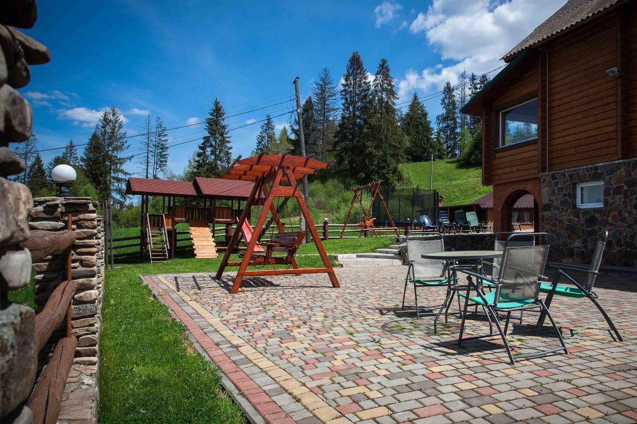 Hotel Lisoviy Zatyshok, Z Vidkrutum Litnim Baseynom Slavske Exterior foto