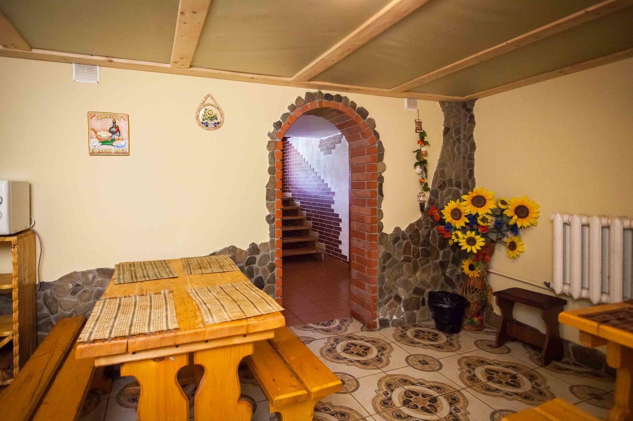Hotel Lisoviy Zatyshok, Z Vidkrutum Litnim Baseynom Slavske Exterior foto