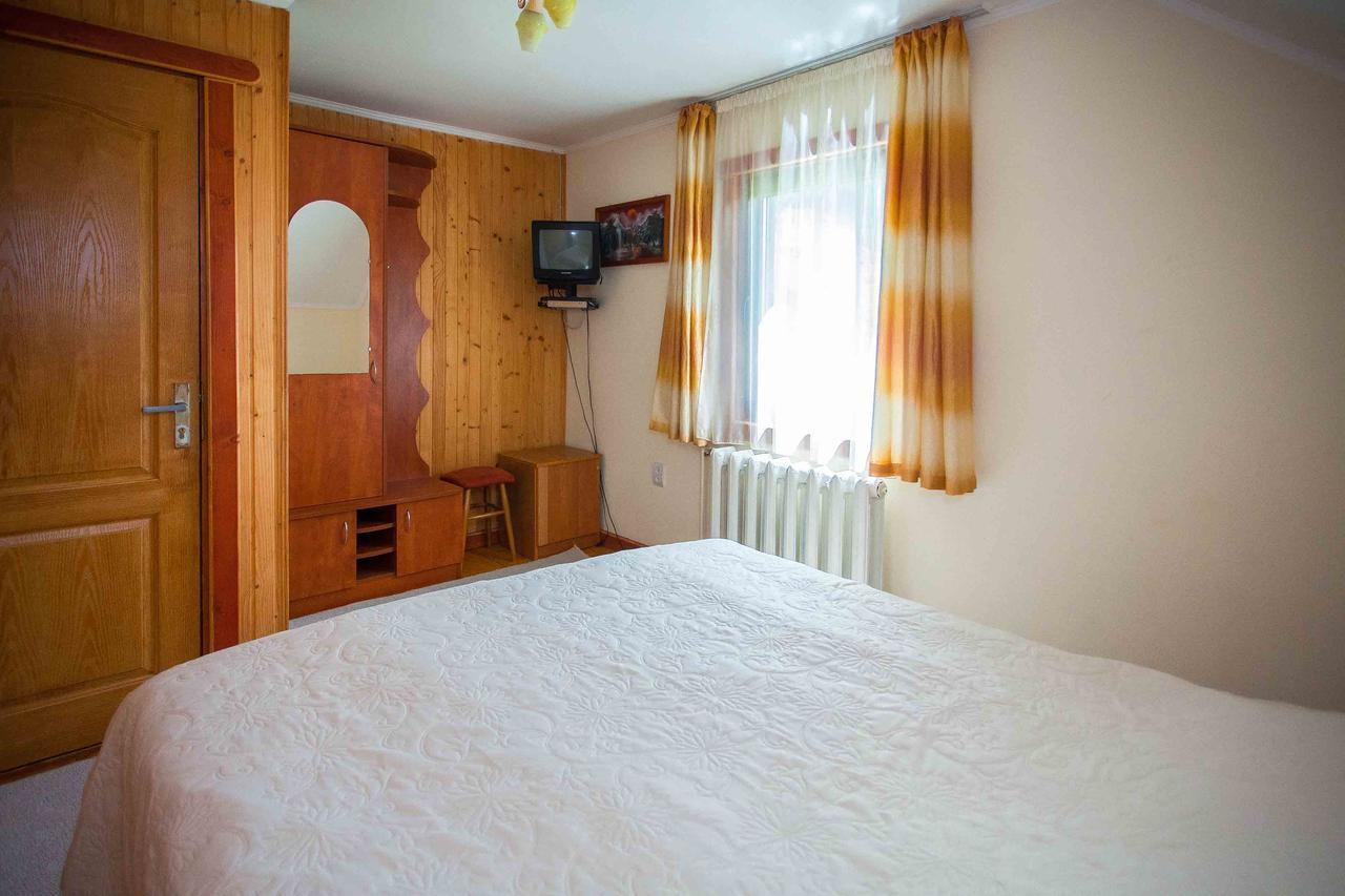 Hotel Lisoviy Zatyshok, Z Vidkrutum Litnim Baseynom Slavske Exterior foto