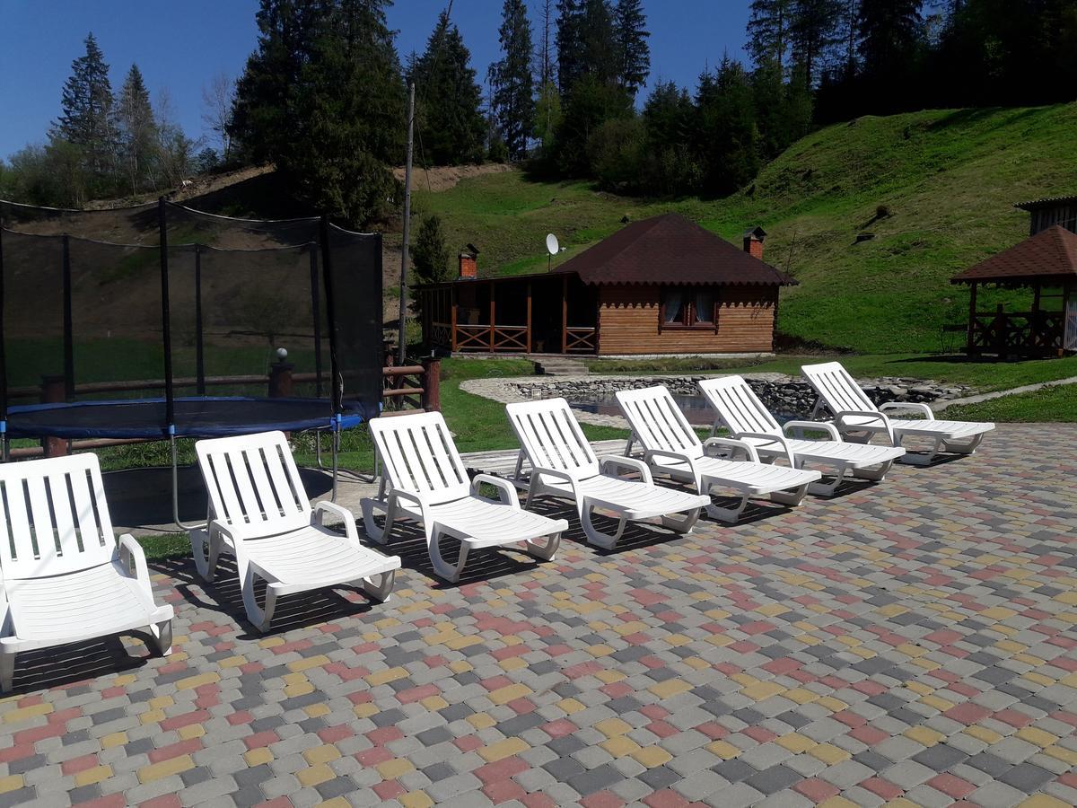 Hotel Lisoviy Zatyshok, Z Vidkrutum Litnim Baseynom Slavske Exterior foto